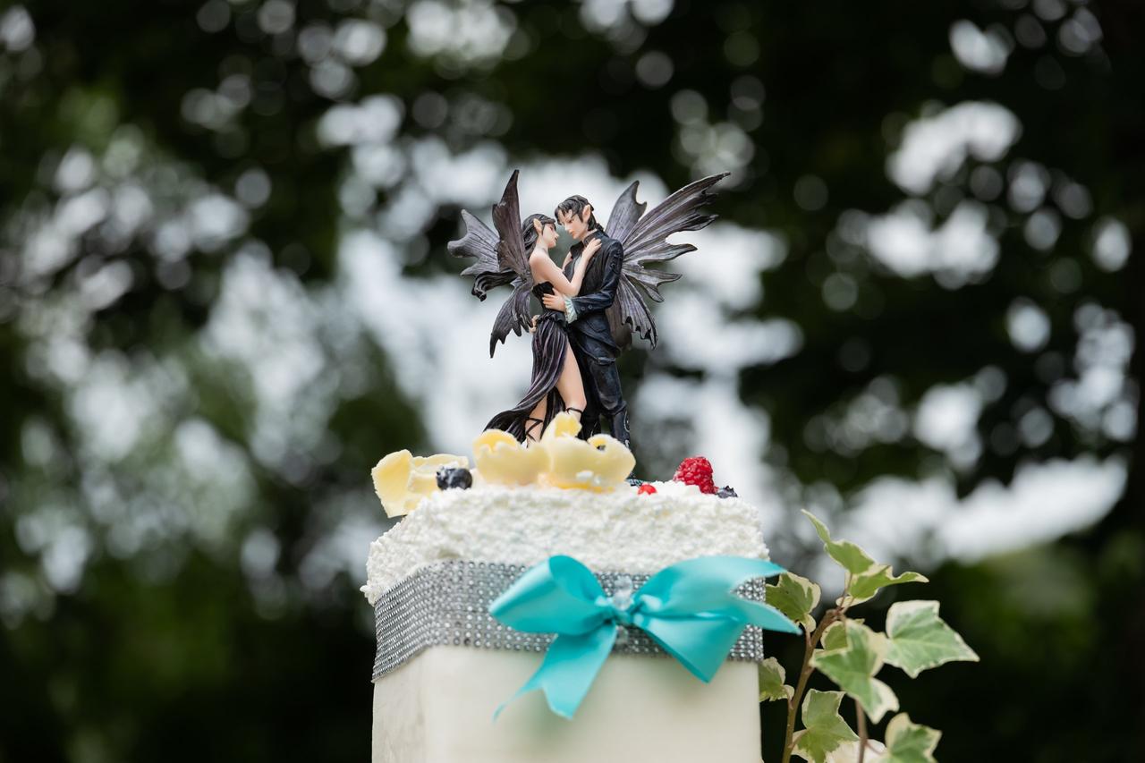 cake topper