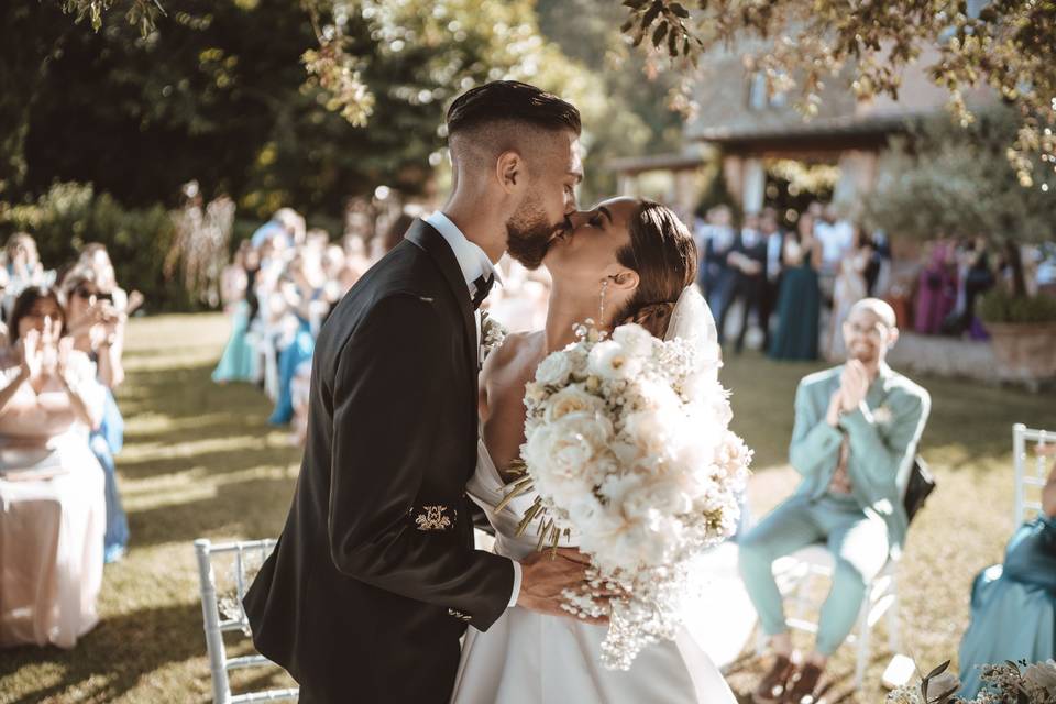 101 foto di baci immortalati dai fotografi nel giorno delle nozze