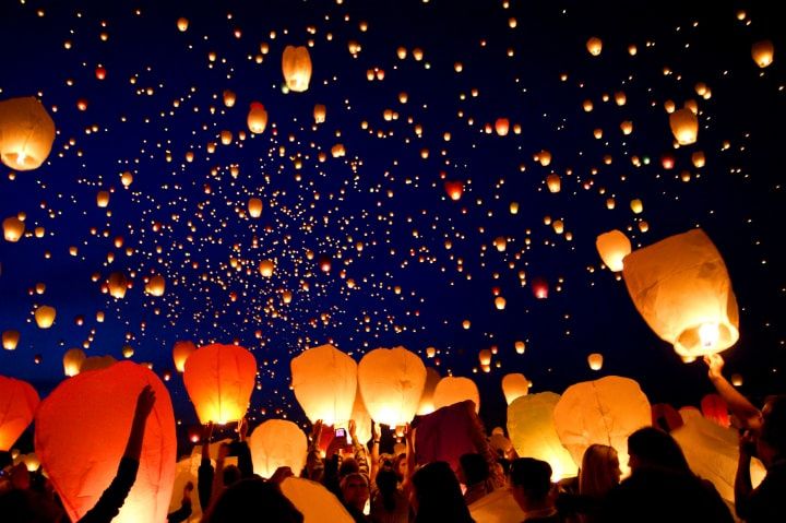 6 buoni motivi per fare il lancio delle lanterne il giorno del matrimonio