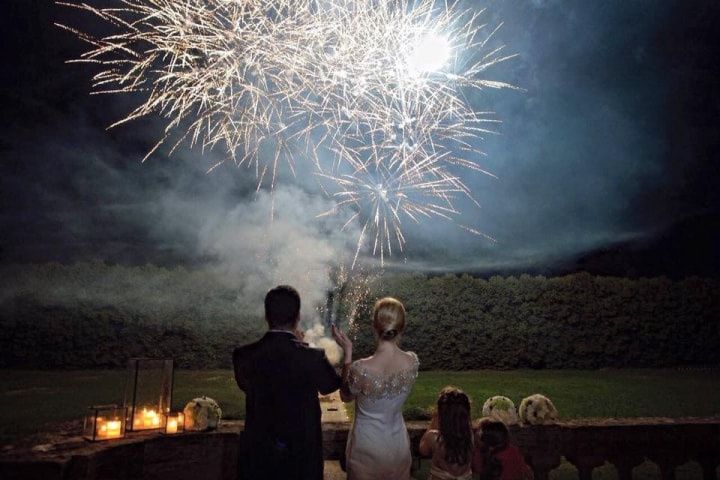 Un finale pirotecnico: celebrate le vostre nozze con i fuochi d'artificio!