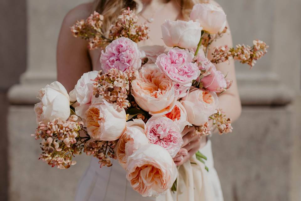 Fiori per matrimonio giugno - bouquet da sposa con peonie rosa