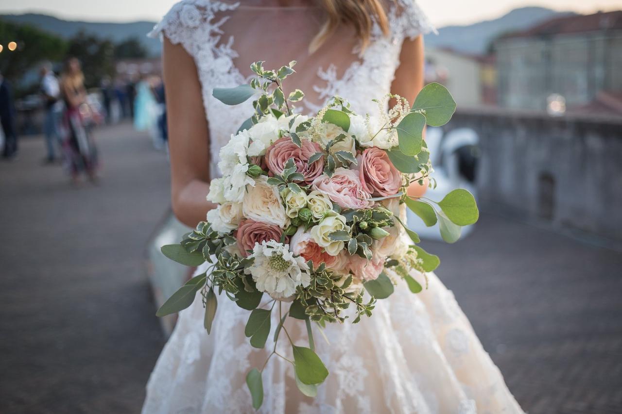 bouquet con rose inglesi- fiori per matrimonio a giugno