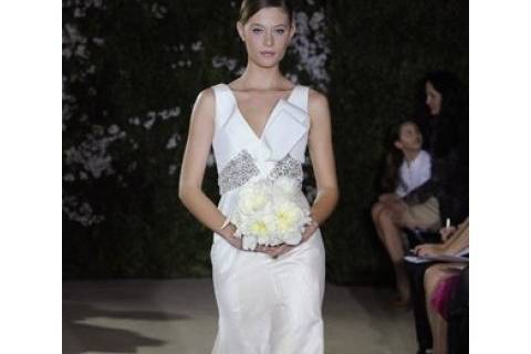 Stile neoclassico per abito da sposa