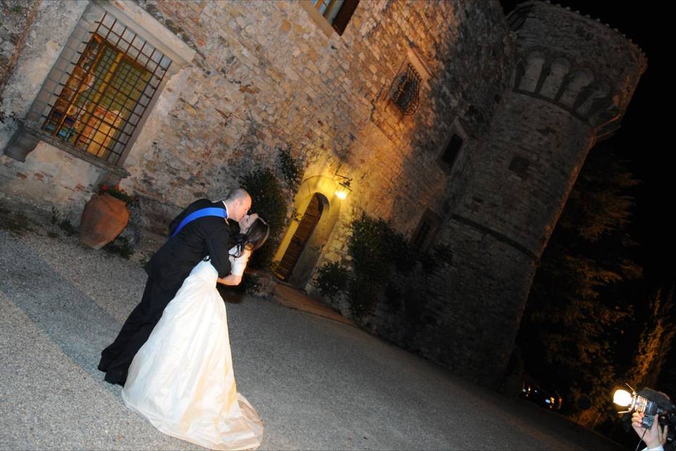 Matrimonio in divisa nel Castello di Meleto per Francesca e Gianluigi