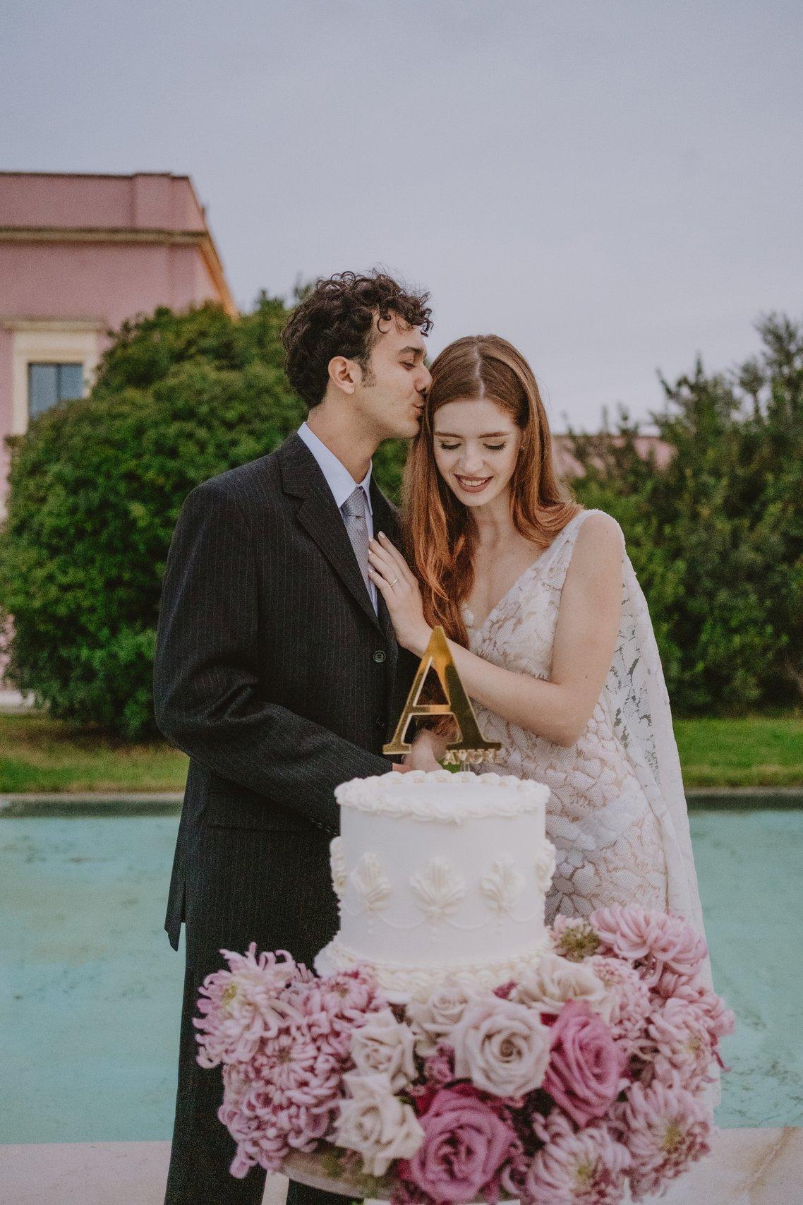 torta matrimonio originale con fiori