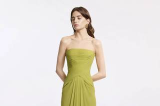 abito verde pistacchio lungo a semi sirena con scollo a cuore