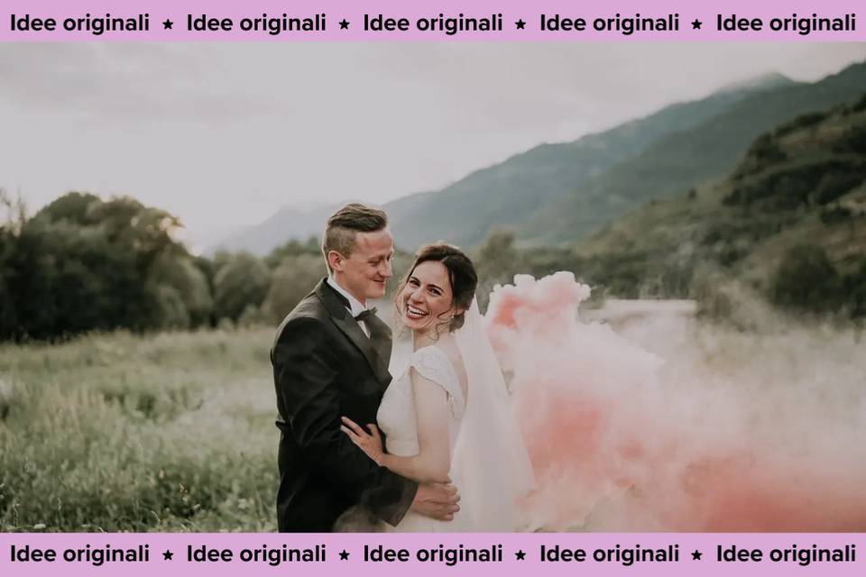 Fumogeni colorati matrimonio: le smoke bomb trionfano nel giorno del sì