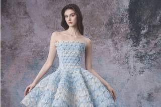 abito sposa matrimonio civile azzurro con gonna corta a ruota