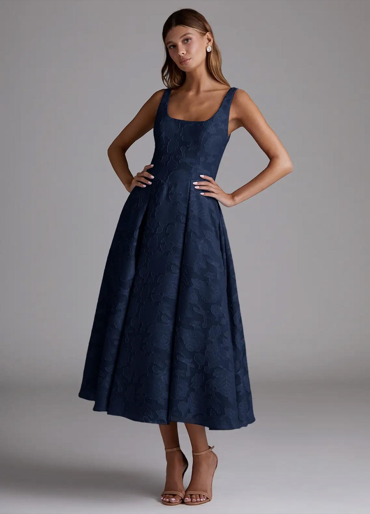 abito sorella sposa midi blu con tessuto con stampa floreale