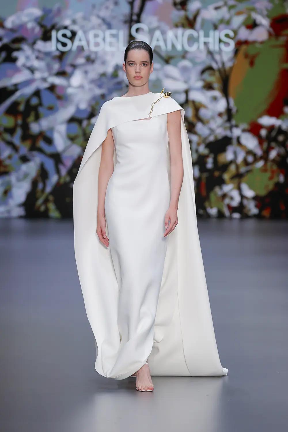 Abito da sposa seconde nozze strascico
