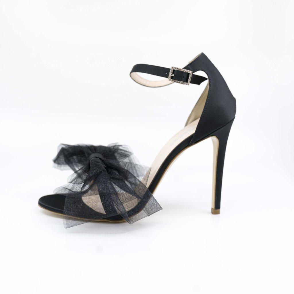 scarpe per matrimonio invitata sandalo nero con fiocco in tulle sulla punta