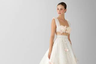abito sposa matrimonio civile A-line, bianco e rosa con cut-out su addome