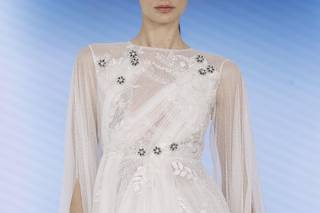 abito da sposa boho chic bianco in tulle e applicazioni argentate
