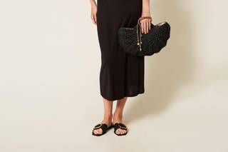 abito elegante da cerimonia midi nero, con scollo all'emericana