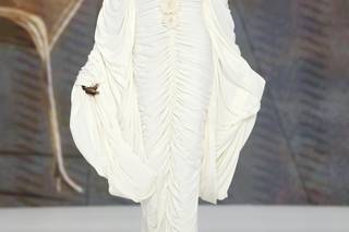 abito da sposa invernale a sirena con maniche a pipistrello arricciato sul décolleté