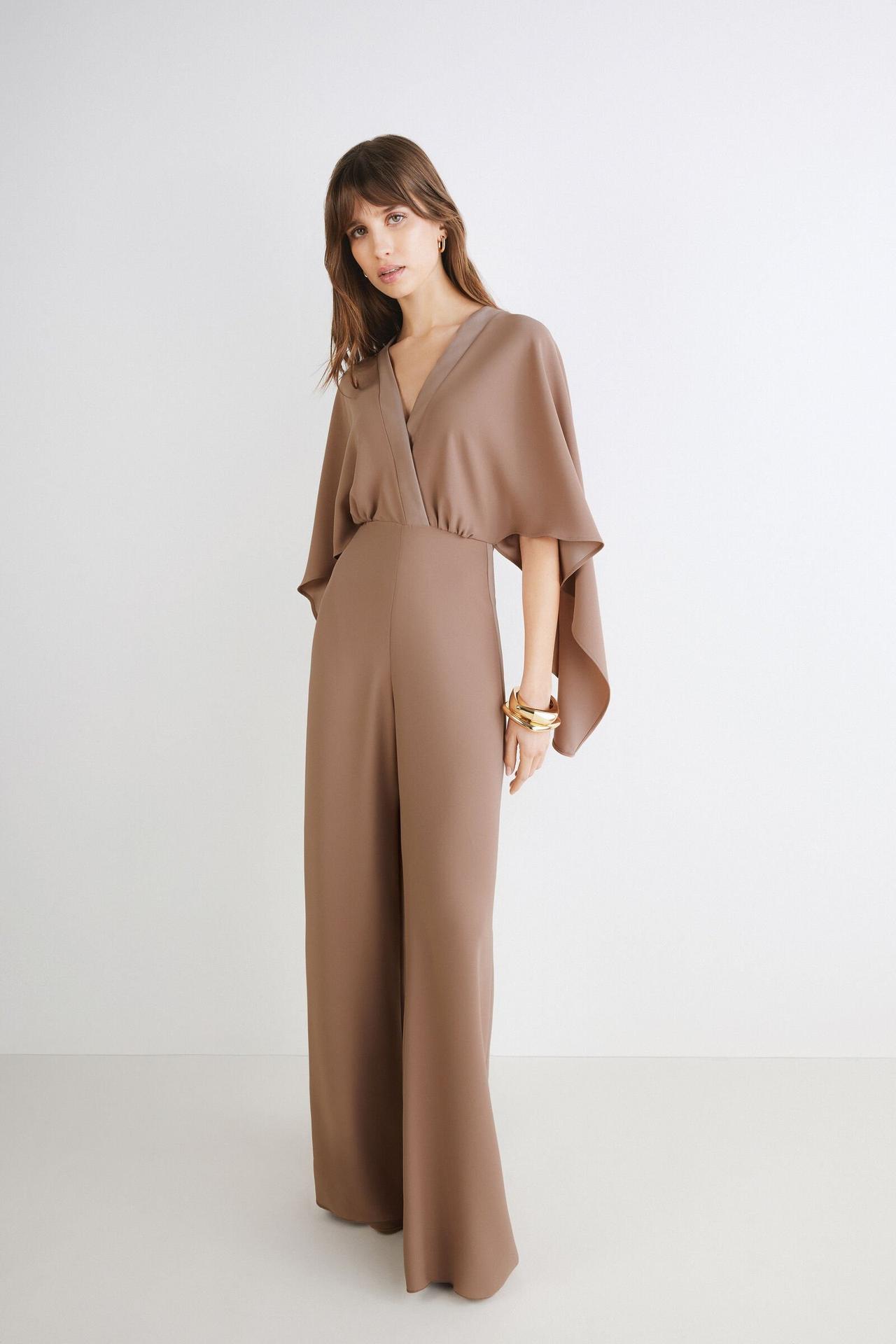 jumpsuit elegante da cerimonia color avorio con pantalone a palazzo