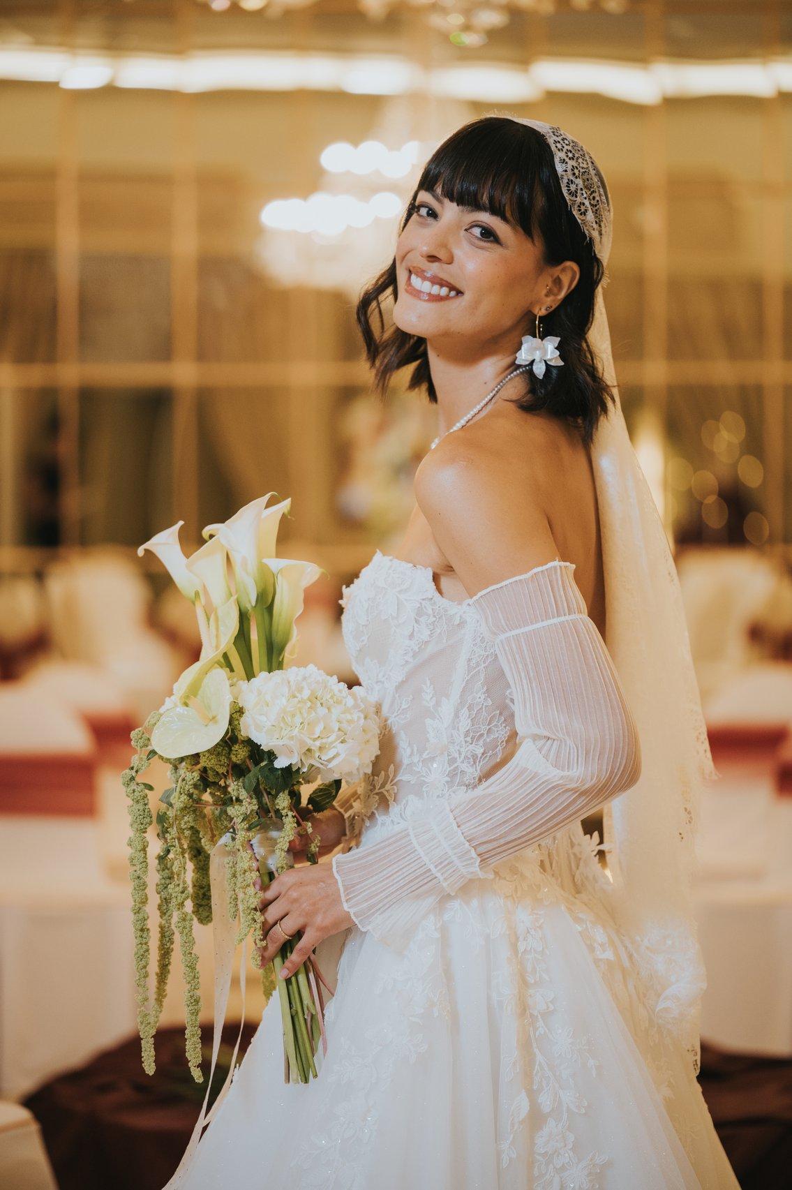  tendenze matrimonio 2027 sposa con velo mantiglia 