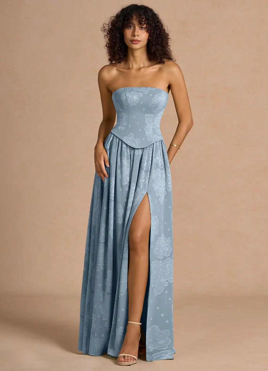 abito elegante da cerimonia lungo, celeste con corpetto a corsetto e spacco laterale