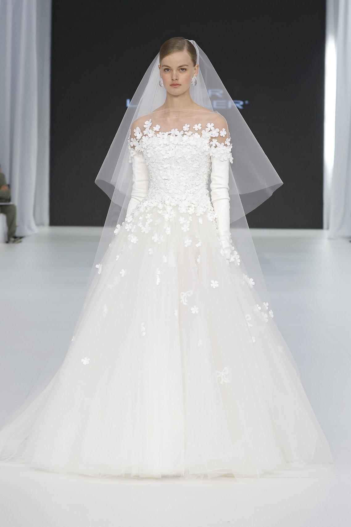abito da sposa con fiori 