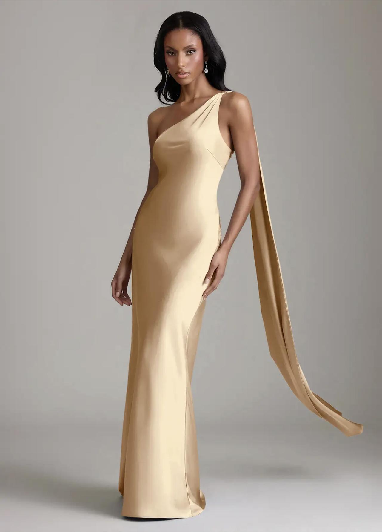 abito sorella sposa lungo giallo pallido, con scollo monospalla