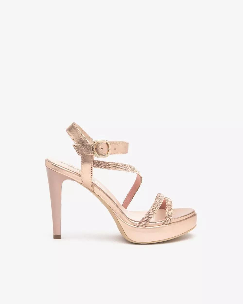 scarpe per matrimonio invitata sandali rosa con tacco alto