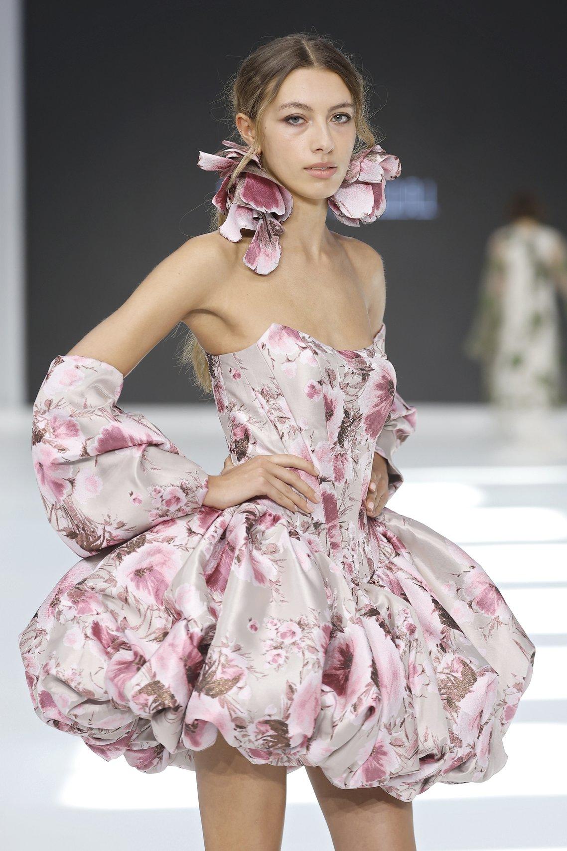 abito da sposa corto floreale