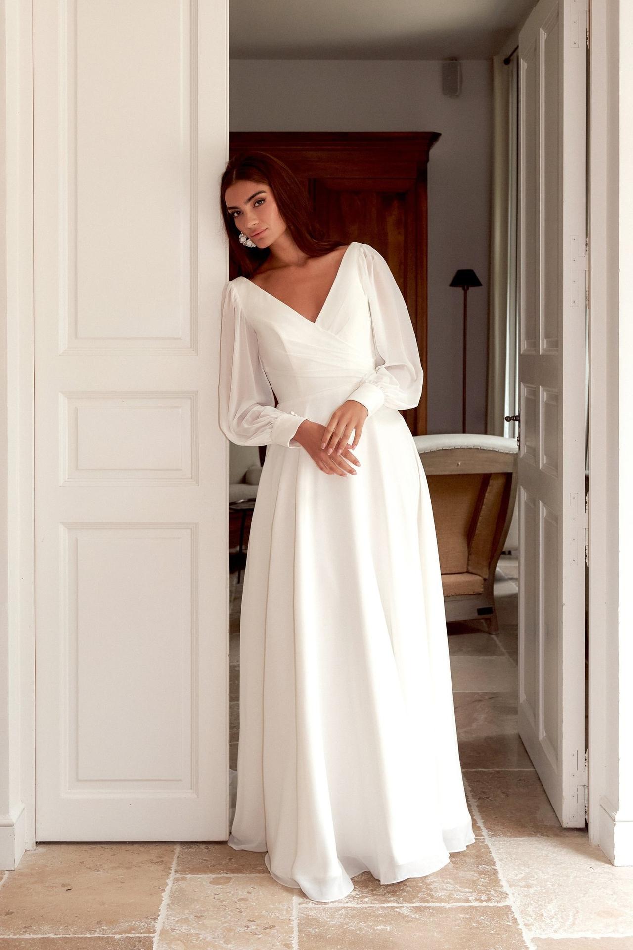 abito da sposa premaman scivolato con maniche lunghe e scollo a V