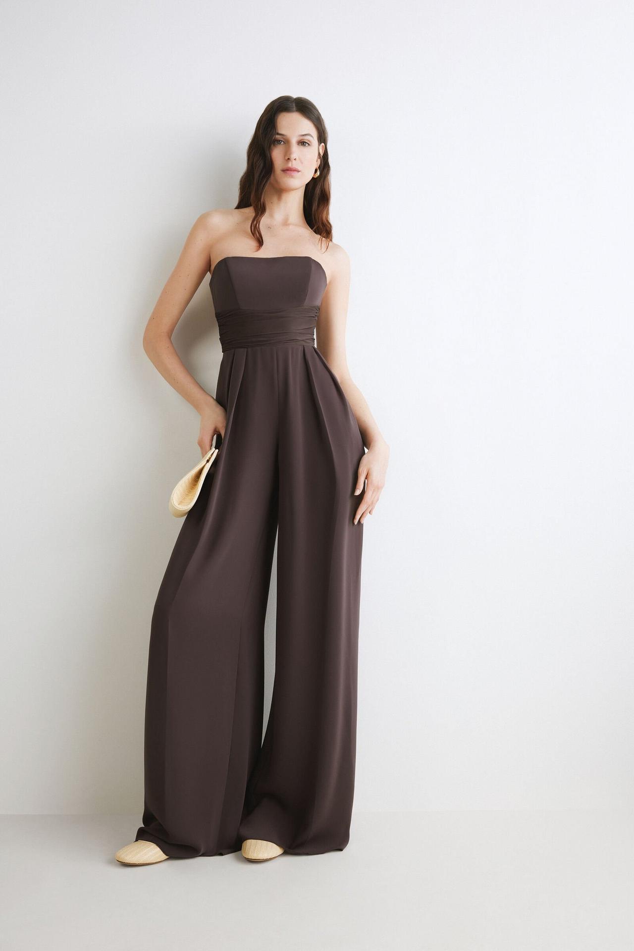 tuta elegante da cerimonia marrone con corpetto e pantalone a palazzo