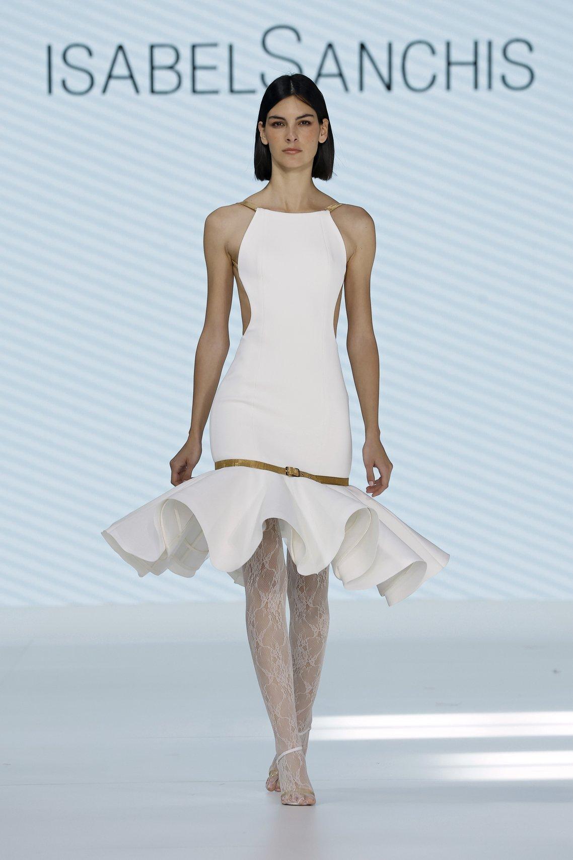 abito da sposa invernale gonna midi con cinturino