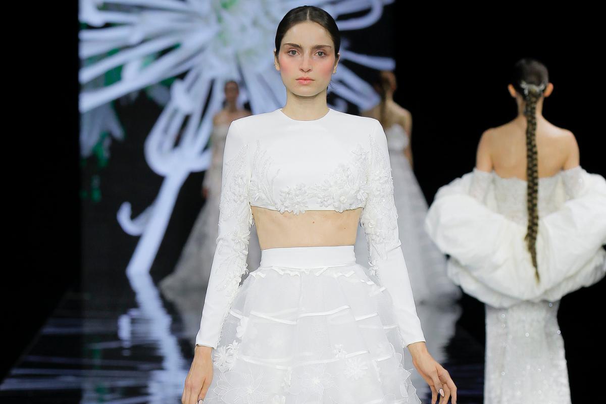 abito da sposa due pezzi con crop top