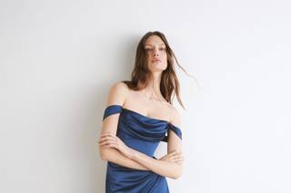 abito elegante da cerimonia lungo, blu con scollo off-shoulder
