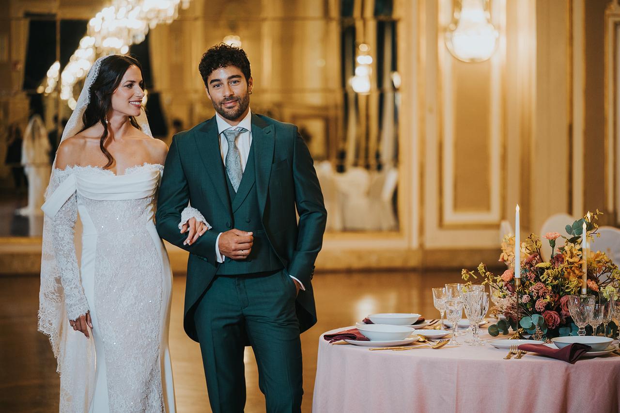  tendenze matrimonio 2027 Quiet Maximalism decorazioni con fiori colorati per il banchetto di nozze