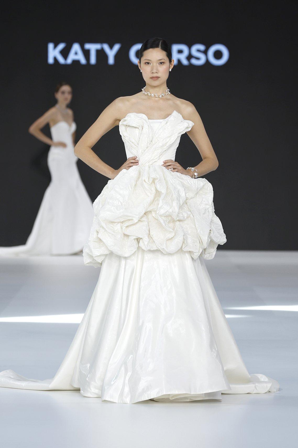 abito da sposa 2 in 1 con scollo a cuore, gonna a palloncino e gonna lunga sotto