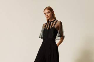 tuta elegante da cerimonia nera con maniche corte in tulle  e pantaloni ampi