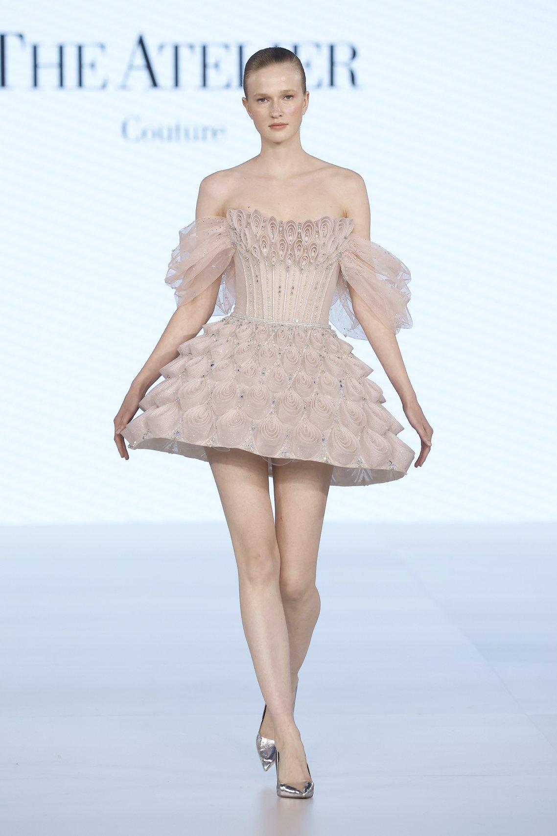 abito da sposa corto rosa antico con gonna ampia
