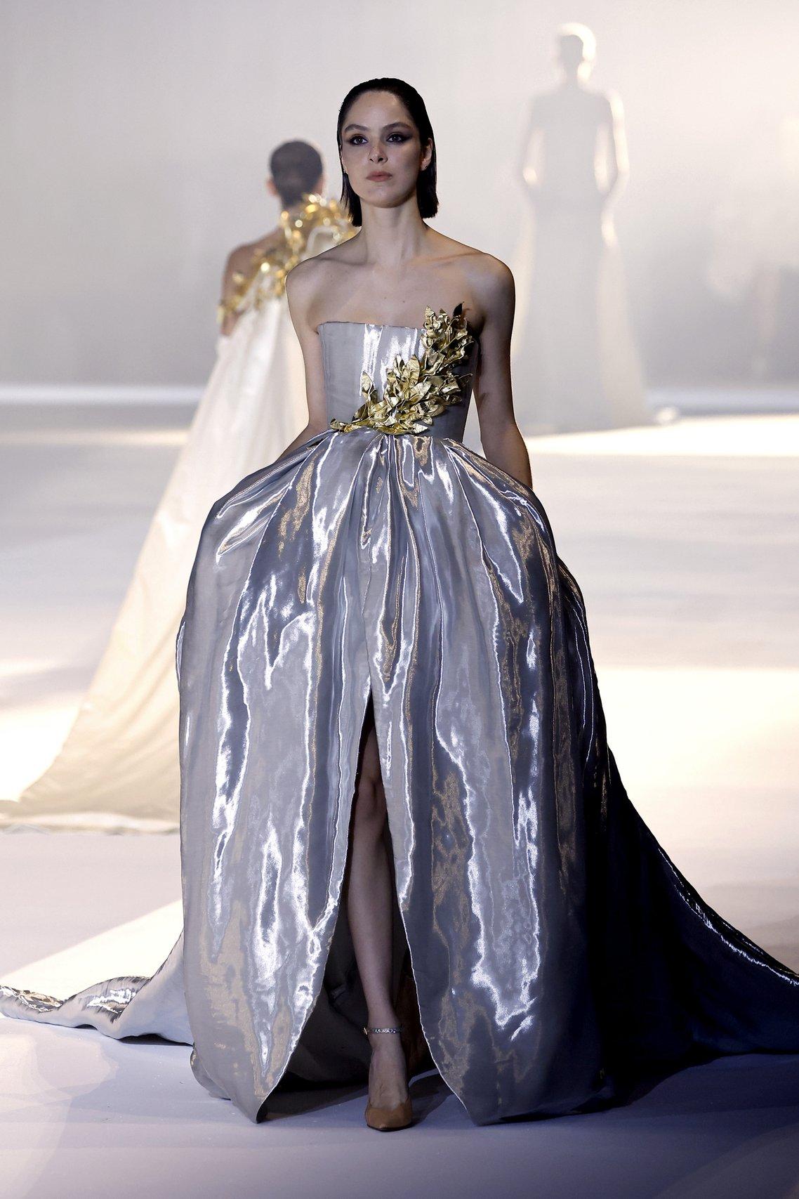 abito da sposa argento e oro