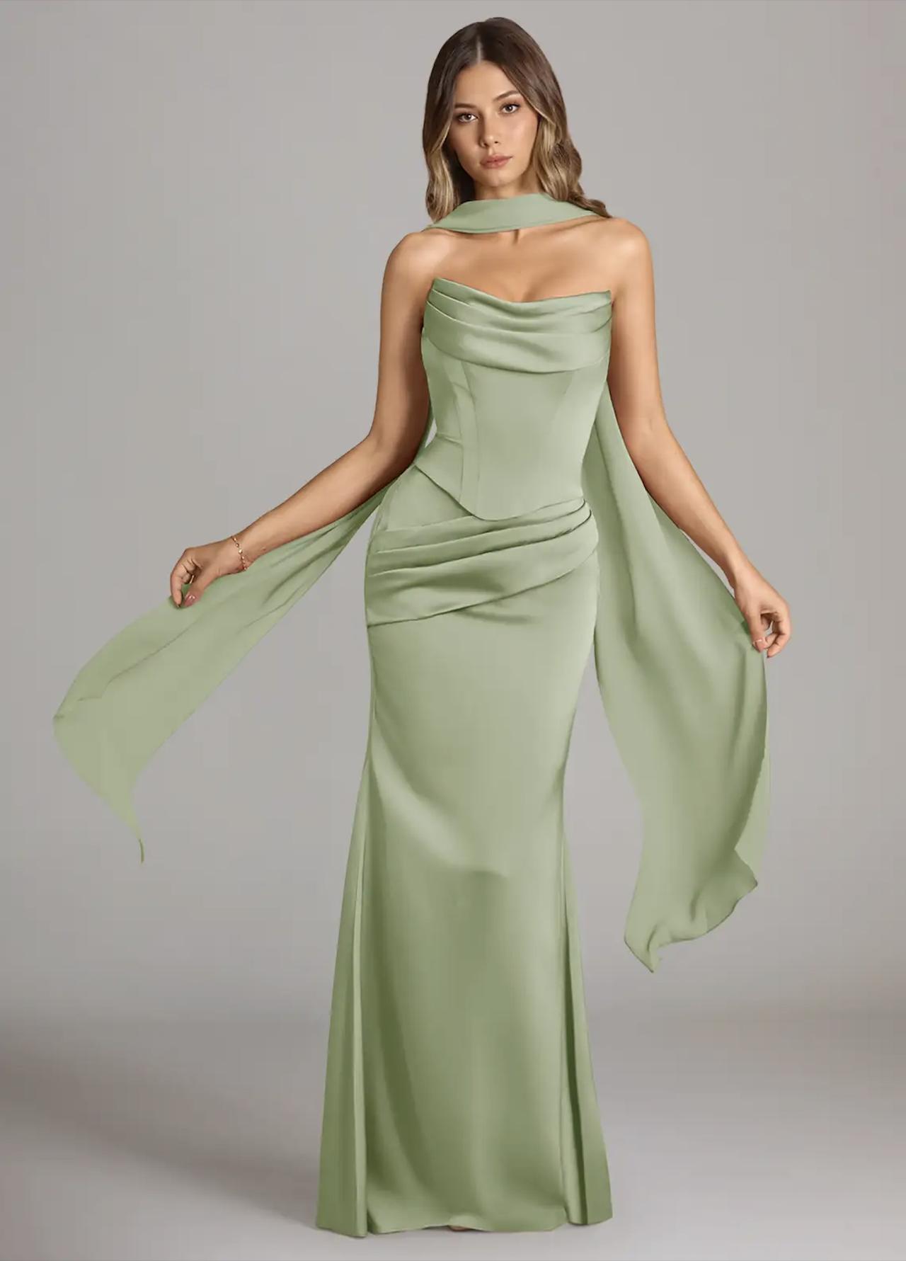 abito sorella sposa lungo verde a sirena, con bustier e scialle al collo
