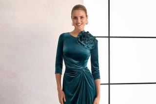 abito elegante da cerimonia lungo, in velluto con fiore 3D sulla spalla