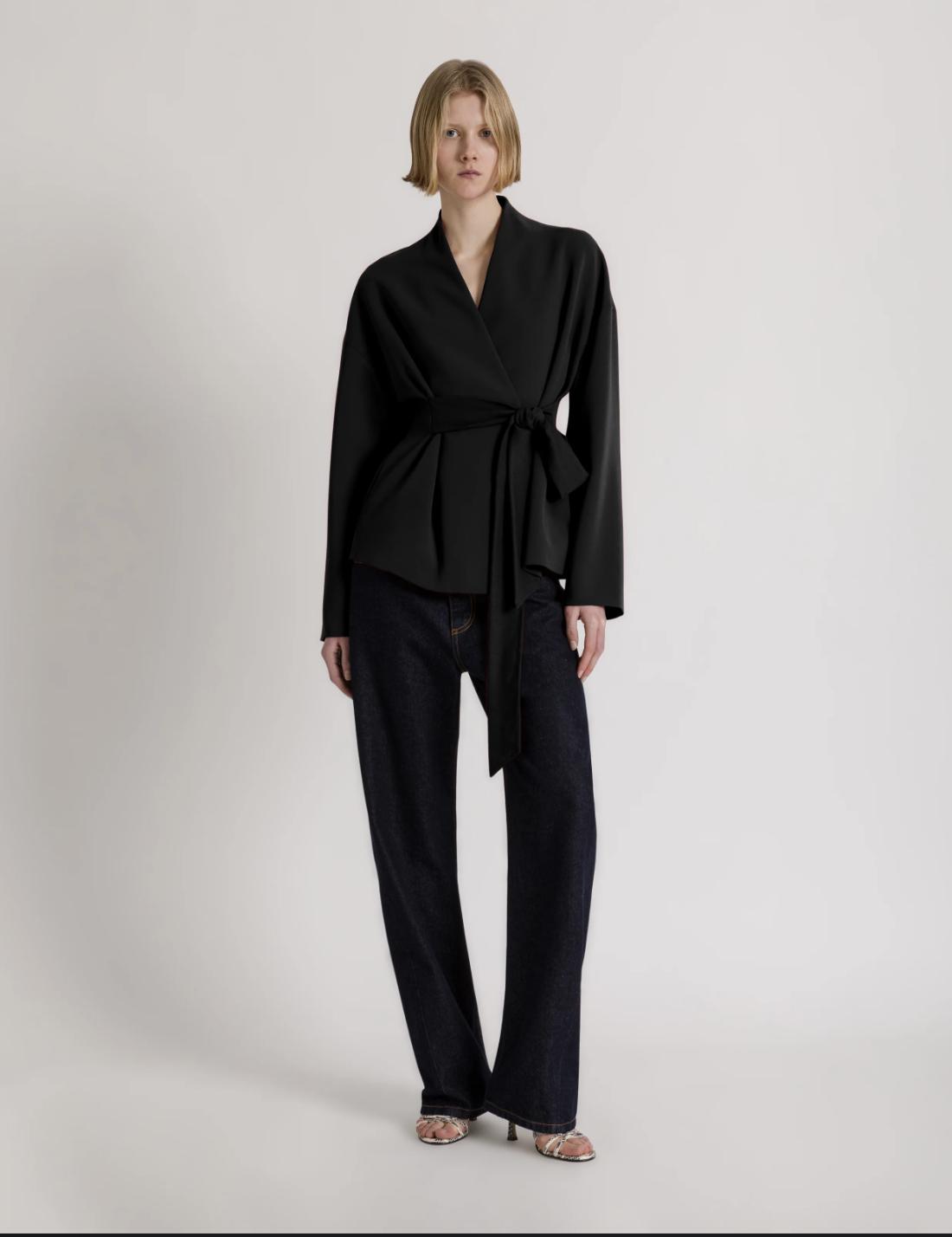 abito nero matrimonio tailleur con giacca con fusciacca