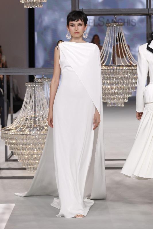 abito da sposa premaman scivolato con manica a mantella solo un braccio