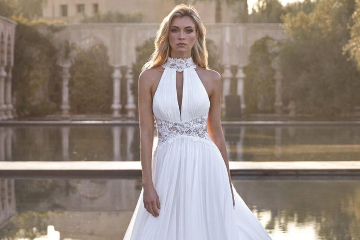 abito sposa scollo americana con cut out sul décolleté