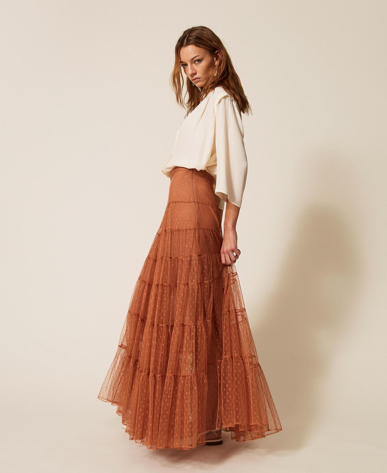 abito elegante da cerimonia con gonna lunga in tulle e blusa crema