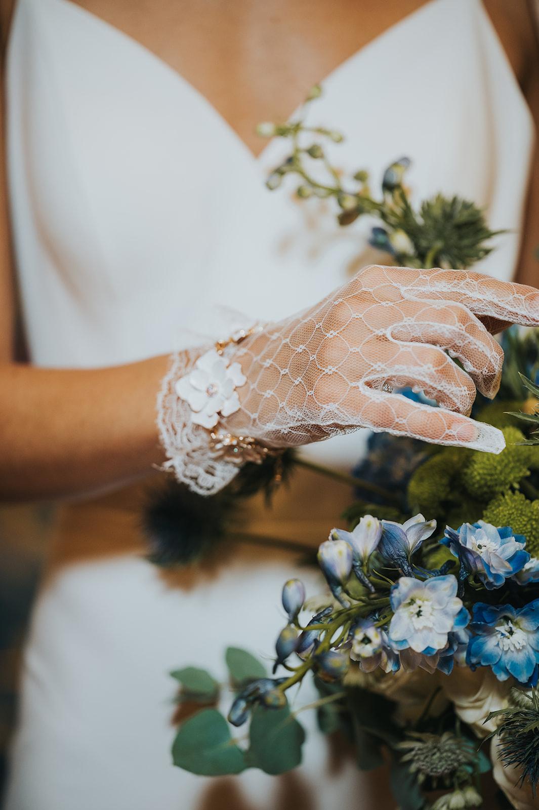  tendenze matrimonio 2027 guanti abito da sposa