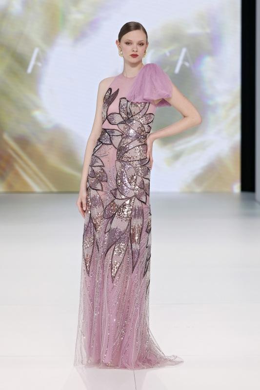 abito sposa matrimonio civile rosa con disegni decorati con paillettes