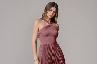 abito sorella sposa lungo con scollo all'americana e gonna plissettata