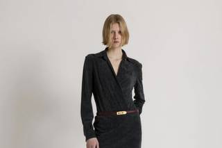 abito nero matrimonio midi con cinturino