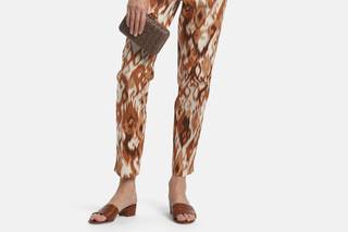 completo da cerimonia Luisa Spagnoli con pantalone a fantasia geometrica, top e cardigan
