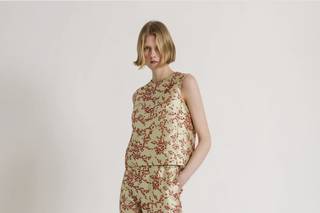 abito sorella sposa top e pantaloni con fantasia floreale