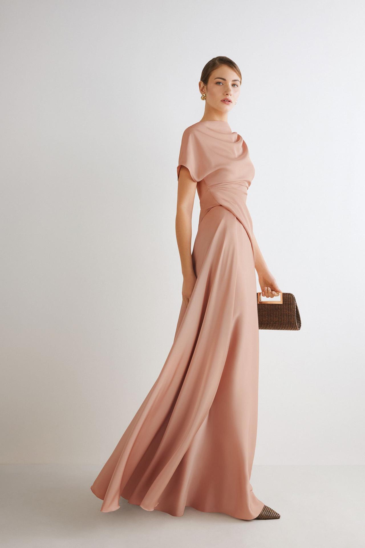 abito mamma della sposa lungo rosa, con collo alto