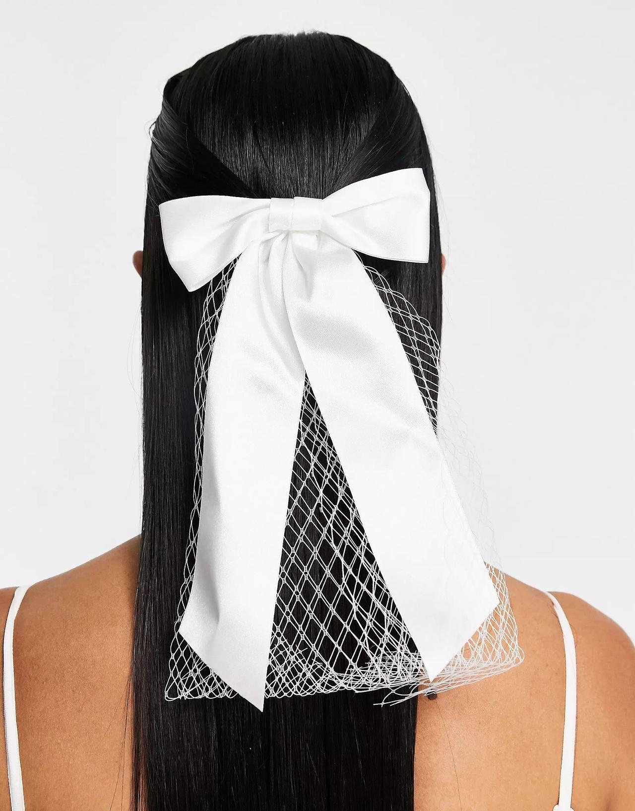 accessorio acconciatura sposa con fiocco